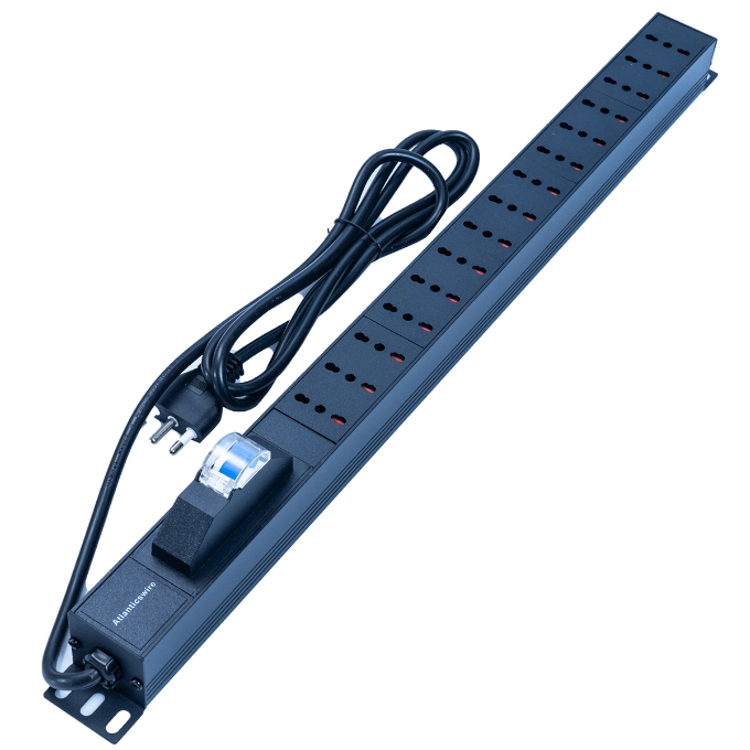 Unidad de distribución de energía - PDU 15 Enchufes 10/16A Vertical 25" con Protección