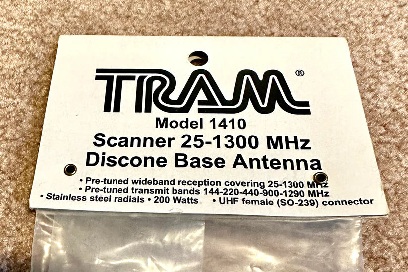 Antena TRAM 1410 Base de Acero Inoxidable de Banda Ancha TRAM 1410 - Recepción 25-1300 MHz, Potencia 200W